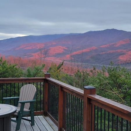 Pinnacle View Lodge By Stony Brook Cabins Гетлинбург Екстериор снимка